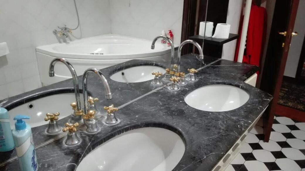 فندق بيزافي  La Casa Di Filippo المظهر الخارجي الصورة